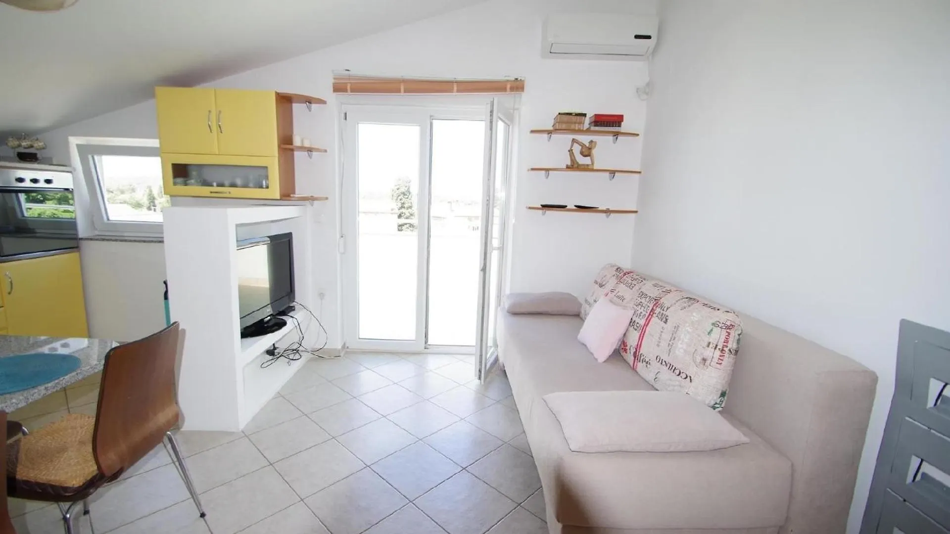 Apartment Ferienwohnung Fuer 2 Personen 2 Kinder Ca 40 M In Medulin, Istrien Medulin Und Umgebung